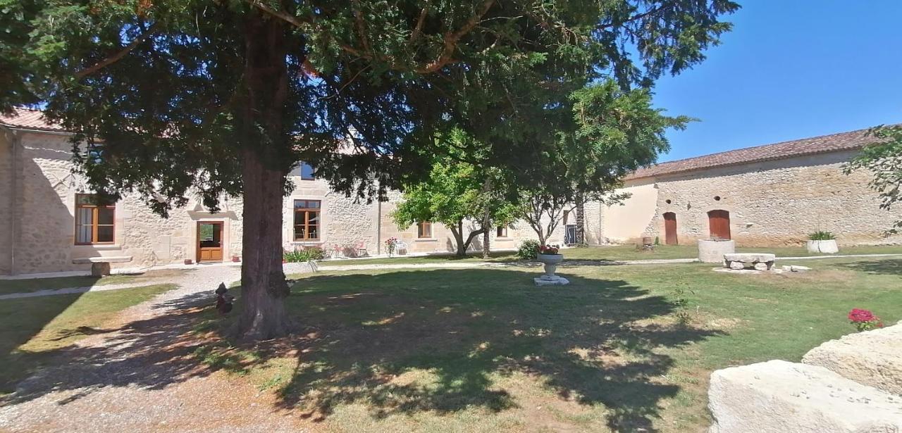 Domaine De Gaia, Piscine, Petanque, Ping Pong, Proche Saint-Emilion Bed & Breakfast Guillac  Exterior photo