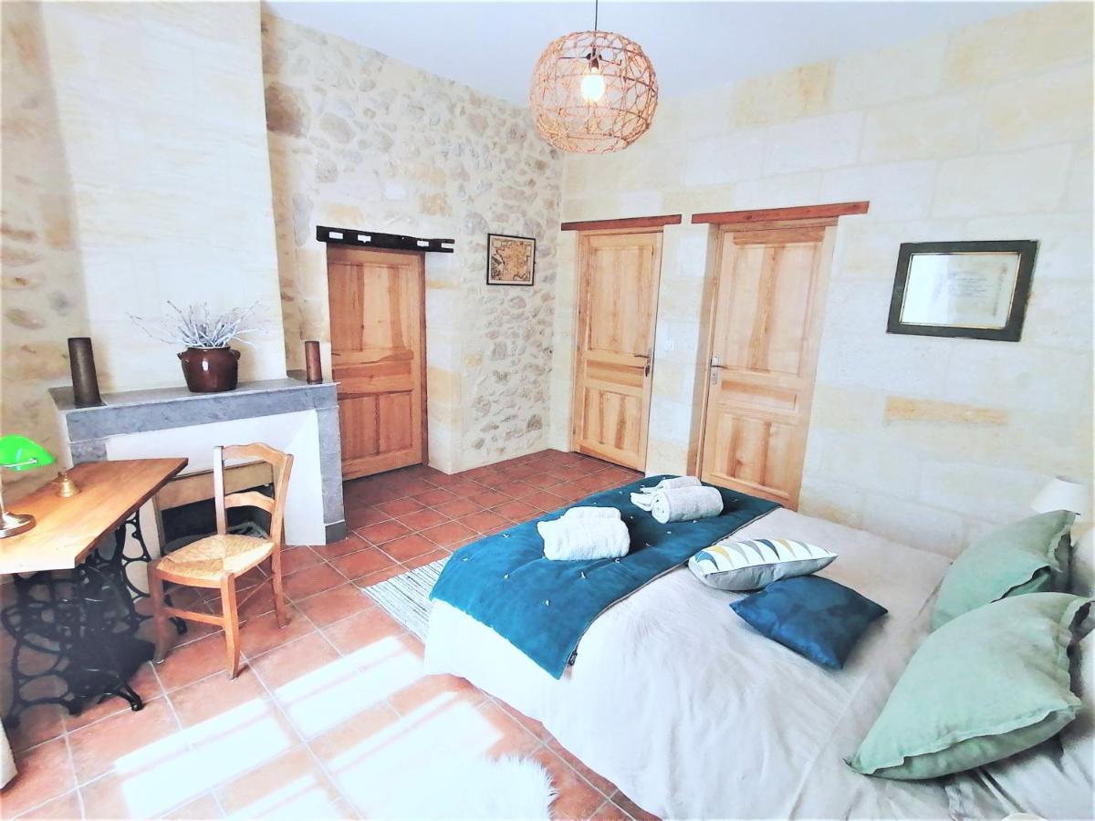 Domaine De Gaia, Piscine, Petanque, Ping Pong, Proche Saint-Emilion Bed & Breakfast Guillac  Exterior photo